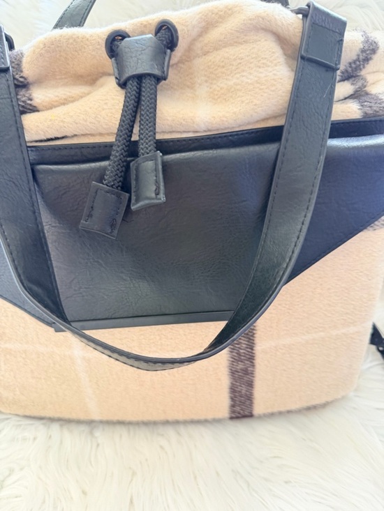 BEIS The Messenger Tote Backpack  Cream Plaid Wool Blend Black Trim  Preowned main image 5